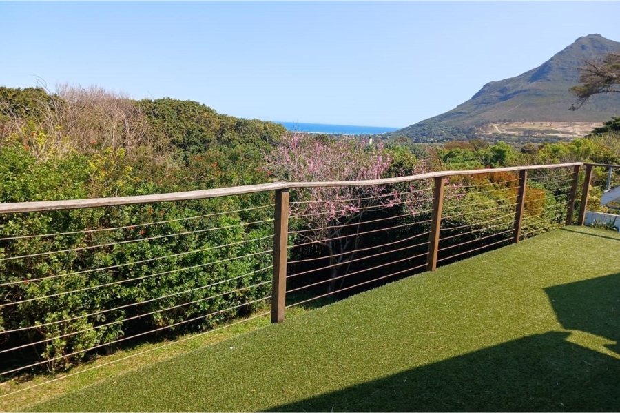 4 Bedroom Property for Sale in Noordhaven Western Cape